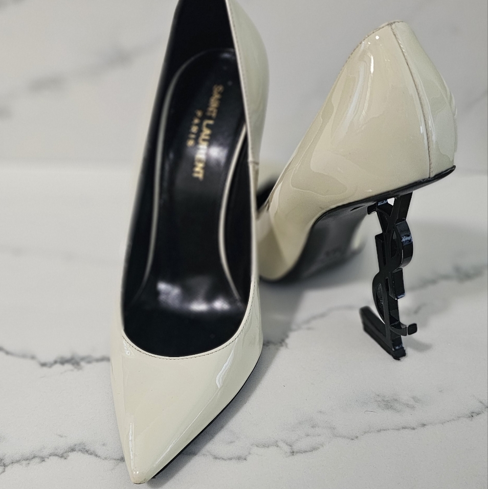 YSL Opyum Pumps / Heels in Cream Pearlesque White and Black